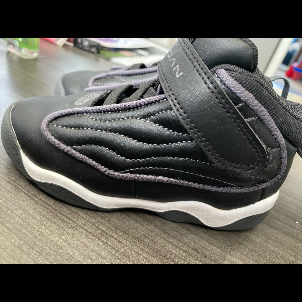 Jordan’s Black LIKE new